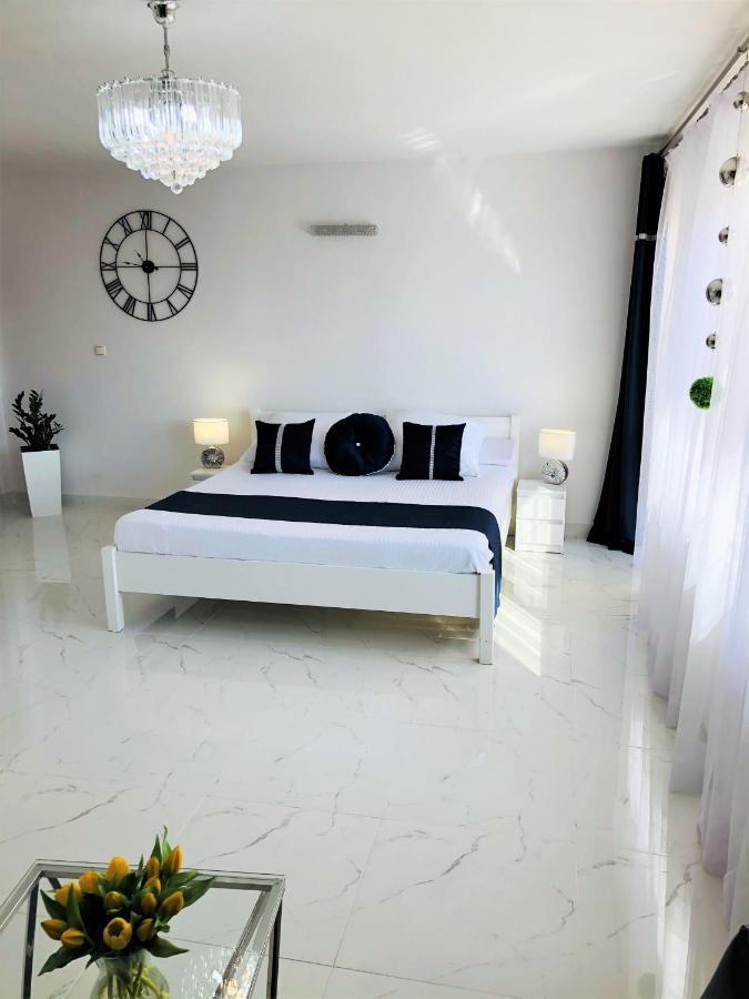Kaliny Apartamenty Wanny Z Hydromasazem Chorzow Bagian luar foto