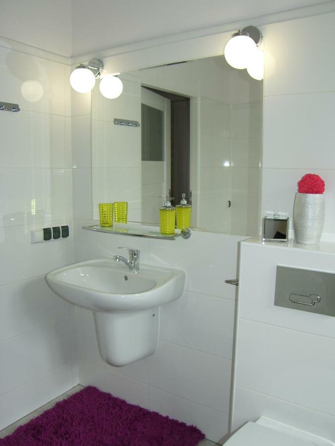 Kaliny Apartamenty Wanny Z Hydromasazem Chorzow Bagian luar foto
